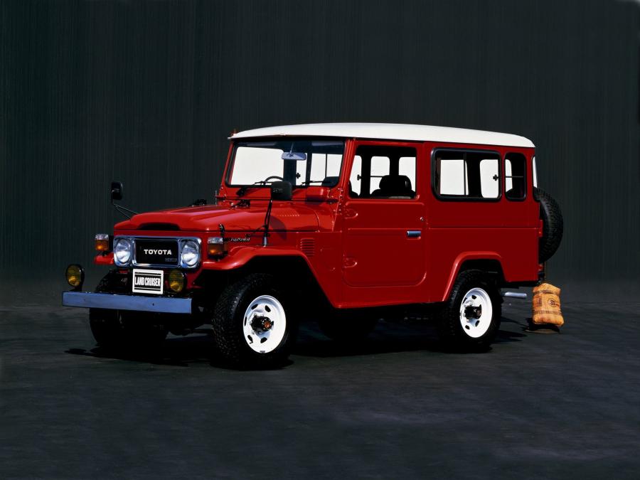  Toyota Land Cruiser 40 1982 года  (фото 2 из 2)